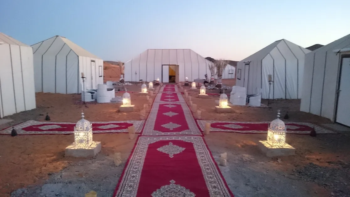 Desert dining in Morocco luxury camps